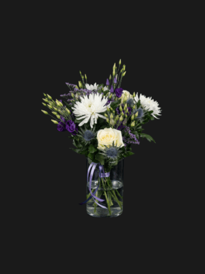 Violett Dröm Violett Dröm - En drömsk bukett i lila och vitt som sprider elegans, harmoni och glädje.